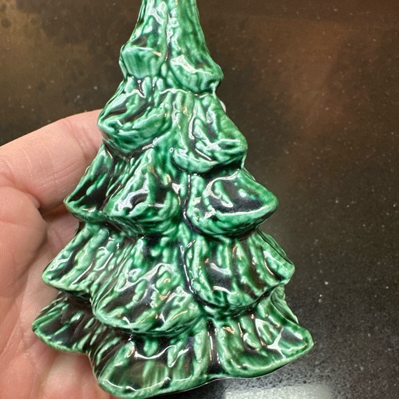 Nowell’s Mold Ceramic Christmas Tree Salt And Pepper Shakers - Picture 4 of 9